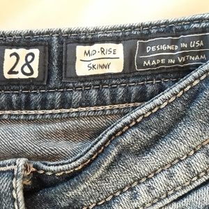 Miss Me size 28 mid rise skinny